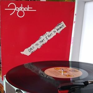 Vinyl record Foghat "Girls to Chat and Boys to Bounce"